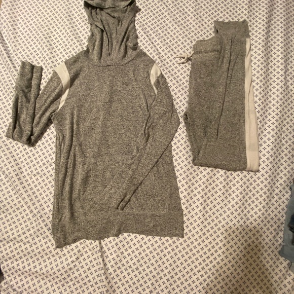 Matching set - Picture 2 of 2